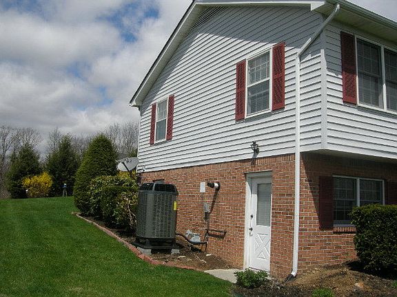 2nd image of 630 Wytheview Dr
