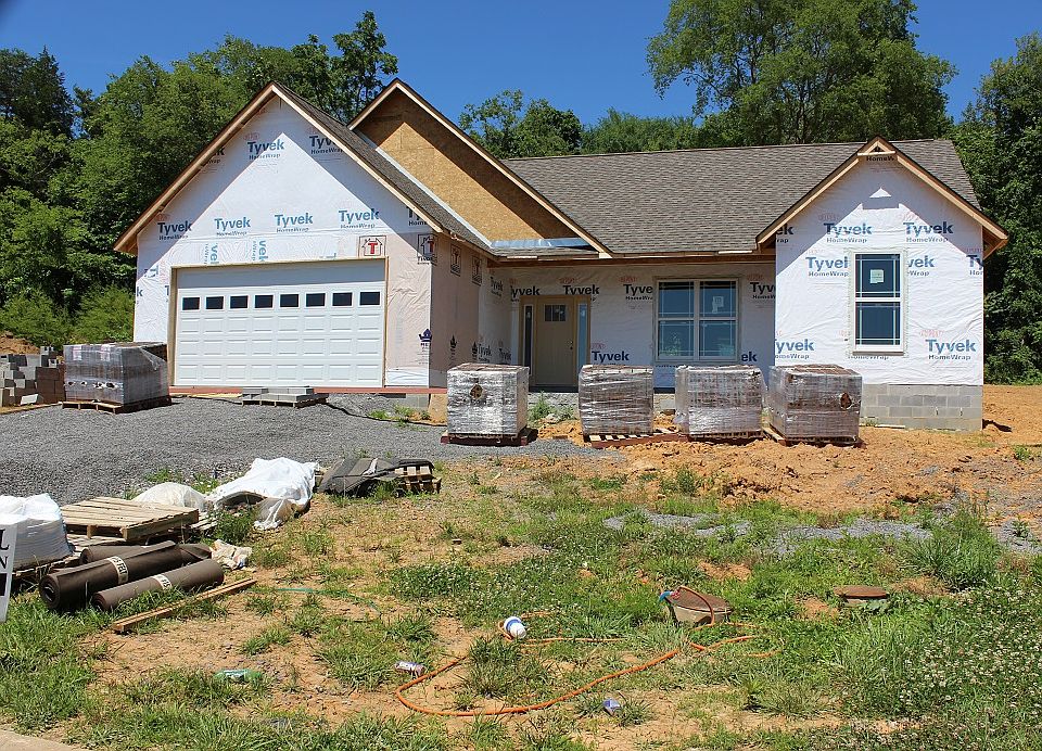 2nd image of 163 Cornerstone Cir