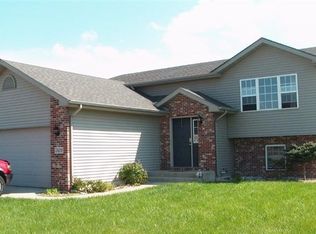 7403 Merganser St, Hobart, IN 46342