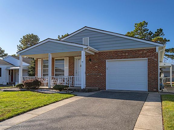 3rd image of 16 Tropicana Ct