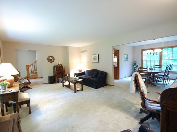3rd image of 101 Joyce Ct