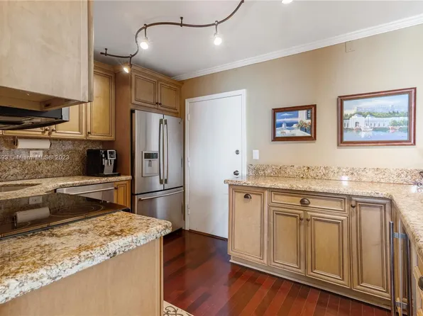 5555 Collins Ave APT 10J, Miami Beach, FL 33140