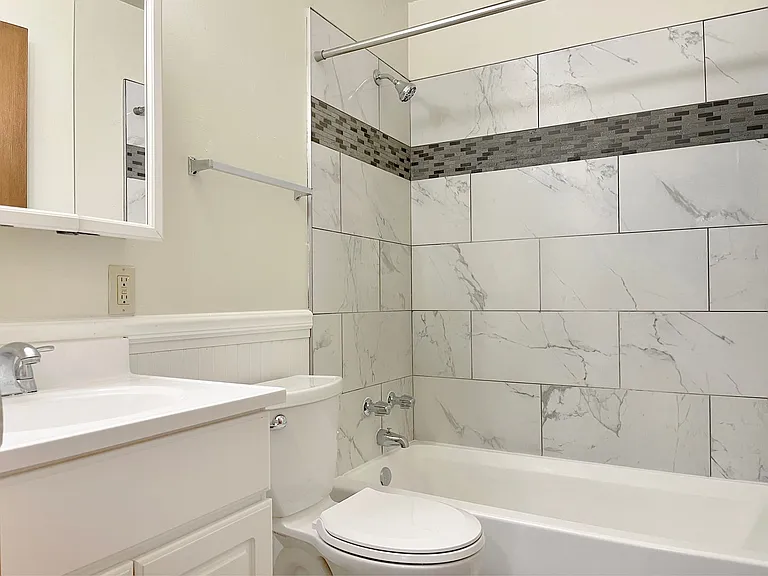 View Pointe Apartments — Photo 25