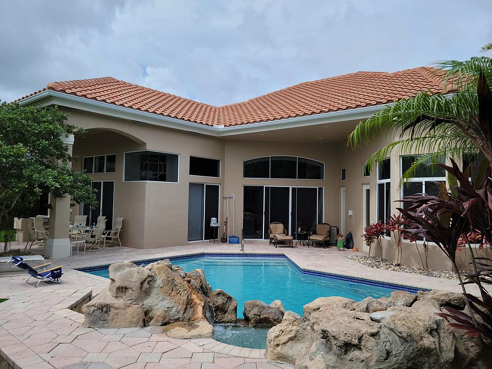 2nd image of 18 Somerset Dr
