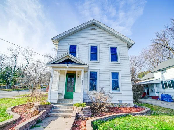 1104 1st St N, Stillwater, MN 55082