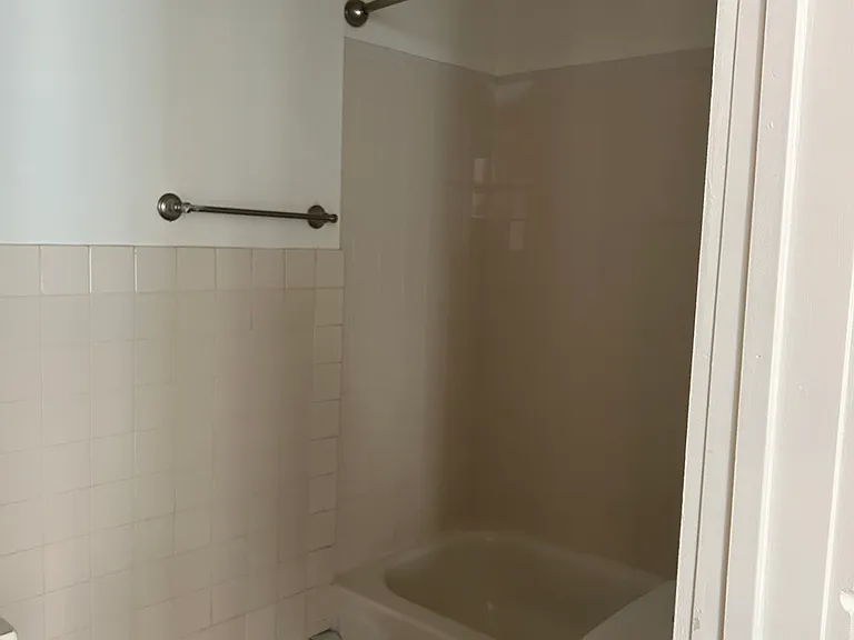 513 Bangs Ave #4 — Photo 6