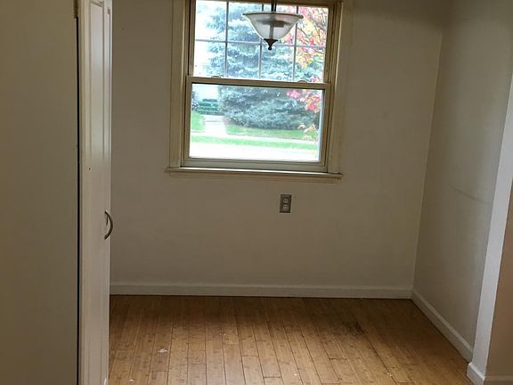 4th image of 2611 Marion Ave
