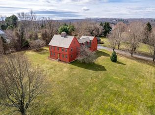 17 Meadowview Ln, New Hartford, CT 06057