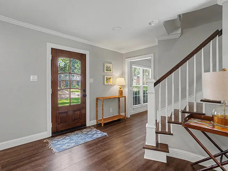 726 Thistlewood Dr — Photo 12