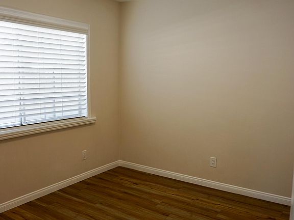 2nd image of 4420 Ohio St