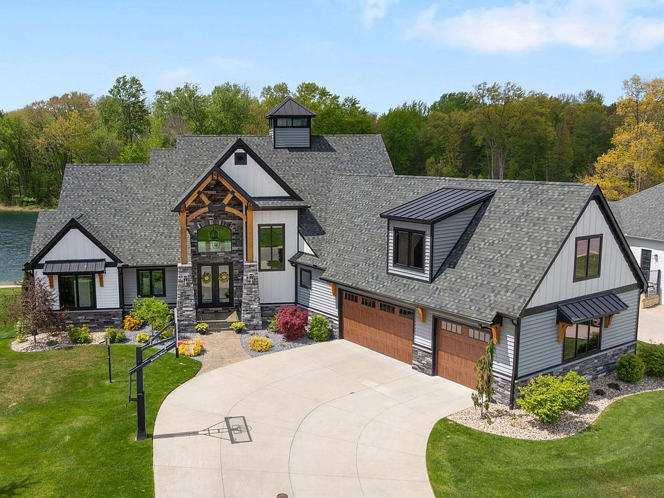 1st image of 18455 Forest Glade Dr