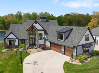 18455 Forest Glade Dr, South Bend, IN 46637