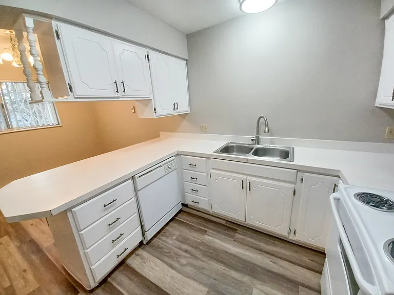 Quail Park Apartments — Photo 11