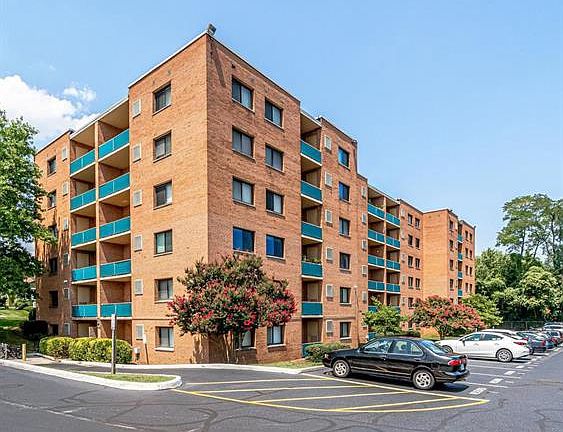 2nd image of 1931 N Cleveland St APT 311
