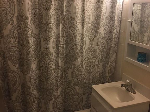 4th image of 1717 E Newton Ave APT 2
