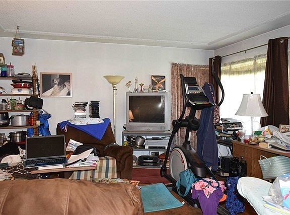 4th image of 1034 W Mauretania St