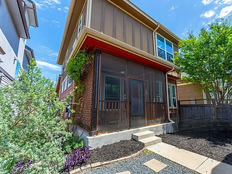 915 Morrow St — Photo 11