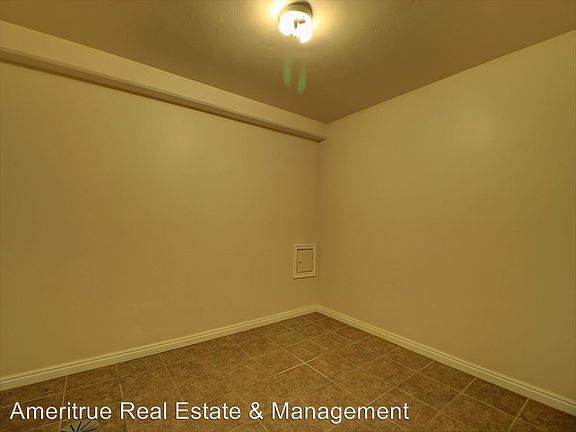 2nd image of 4421 N Chestnut Oak Dr