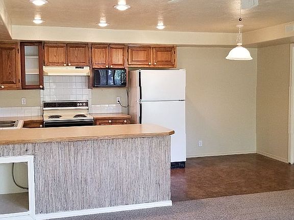 Kitchen / Dining