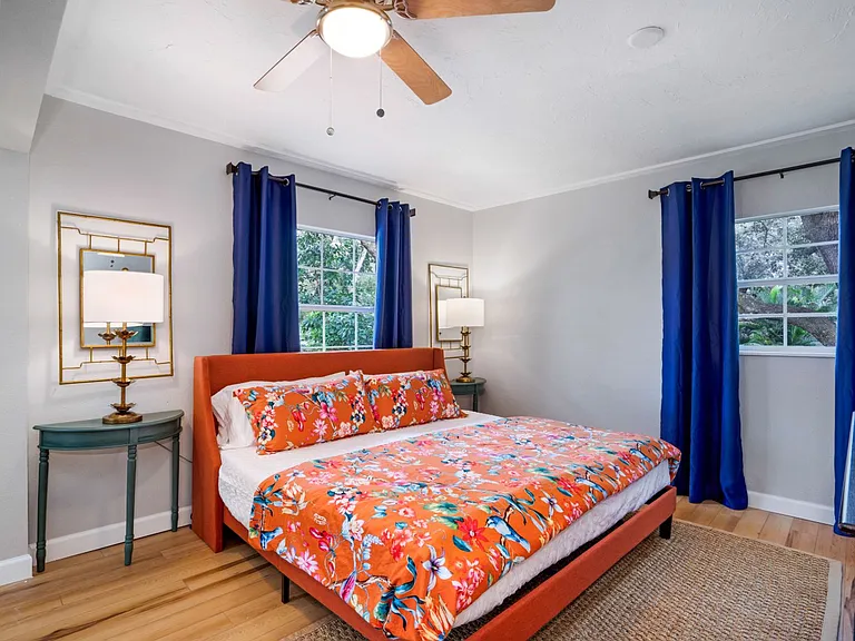 4705 Hollingsworth Ave — Photo 56