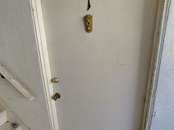 2nd image of 1517 S Bedford St APT 1