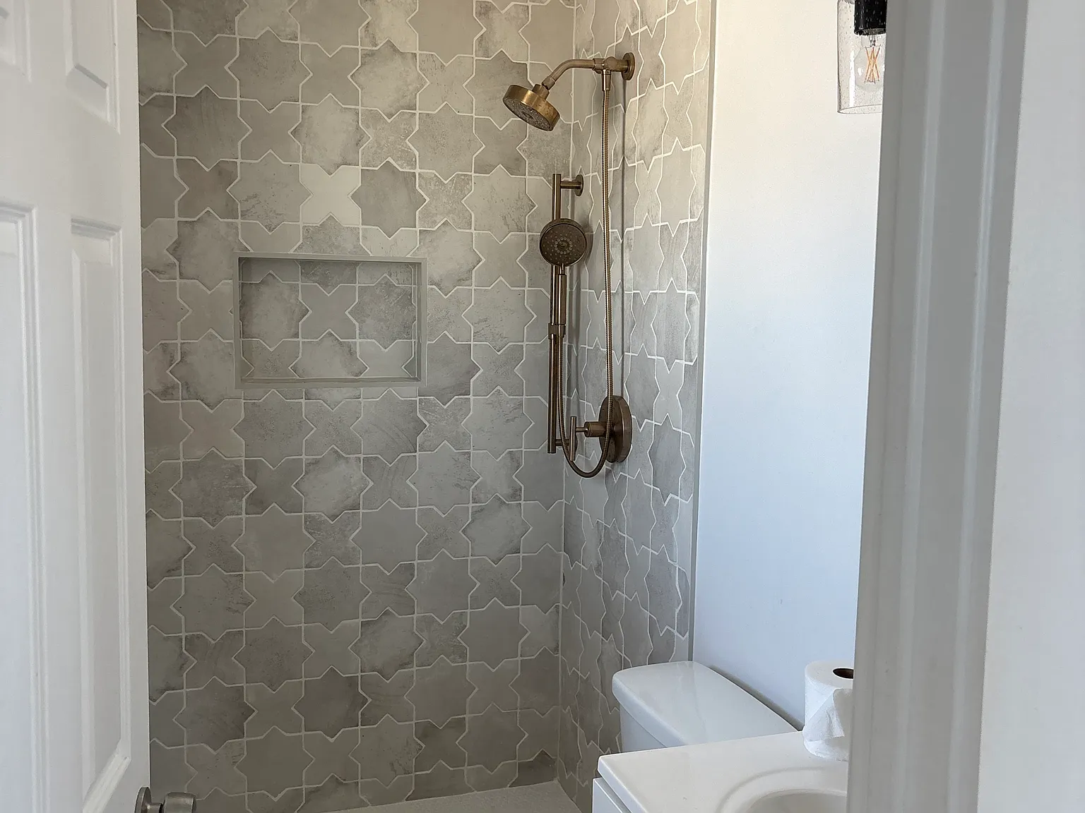 4 bed, 1342 sqft, $4,200 — Photo 4