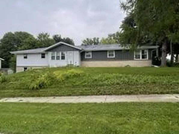 1433 Eder LANE, West Bend, WI 53095