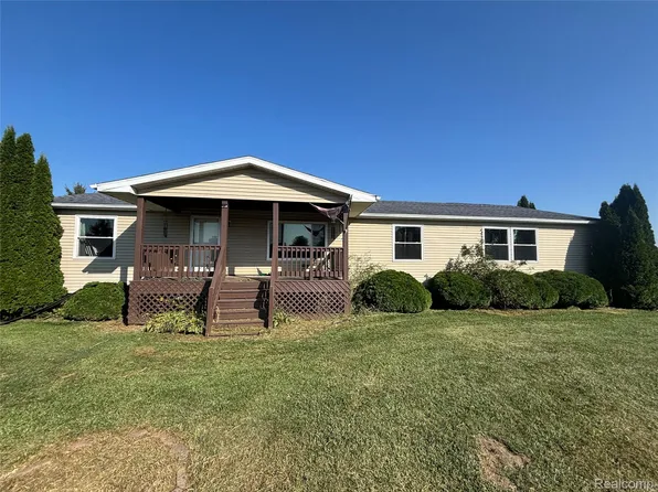 6558 Gosline Rd, Brown City, MI 48416