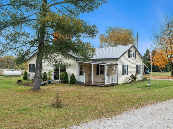 12136 S Pike Ave, Grant, MI 49327