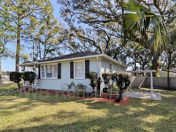3rd image of 5515 Bishop Cir