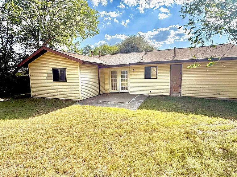 5213 Halmark Dr — Photo 25