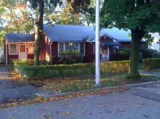 5 Ellsmere St, Worcester, MA 01604