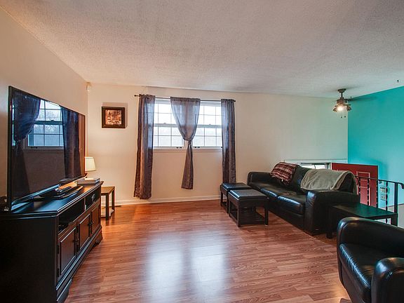 4th image of 3268 Niagara Dr