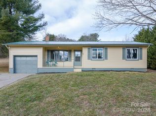 43 Jack Rabbit Run Ln, Hendersonville, NC 28792