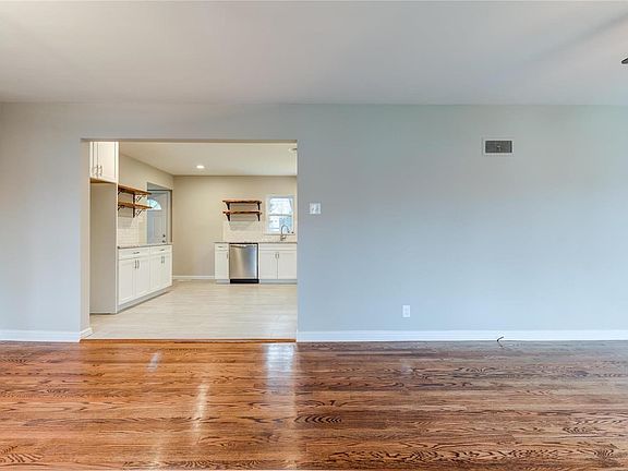 4th image of 7567 Ahern Ave