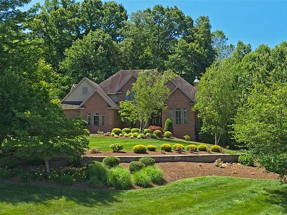 5th image of 34 Alexander Dr