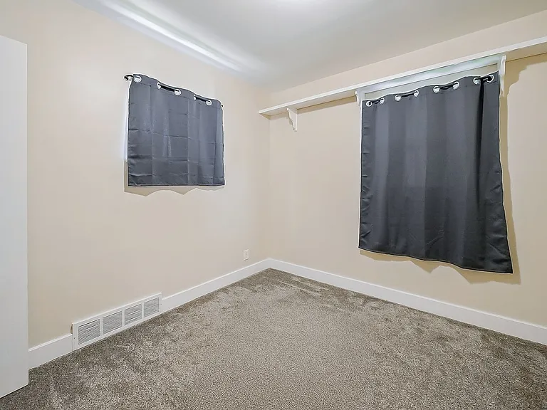 358 S Marshall St — Photo 20