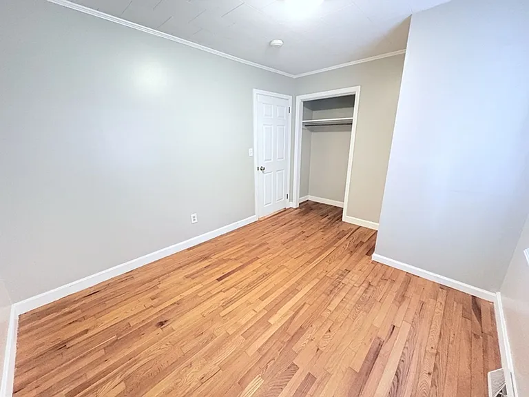 650 Berkeley Dr — Photo 11