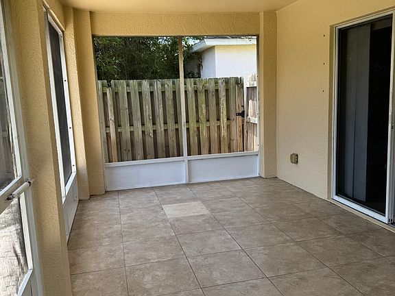 4th image of 4058 Wilkes Dr