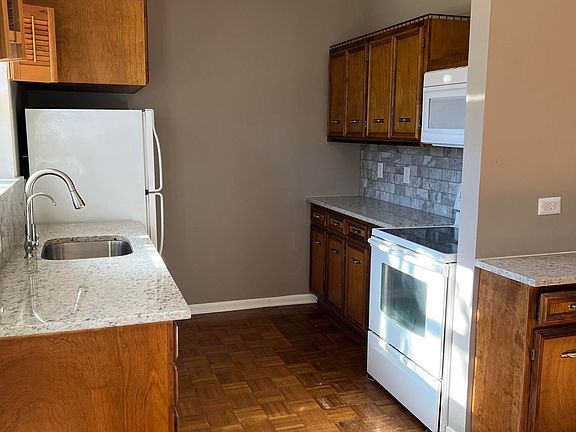 4th image of 1632 Fm 3433 APT C