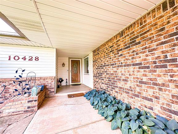 3rd image of 10428 Dover Dr