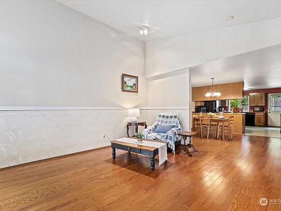 2nd image of 11810 112th Avenue Ct E