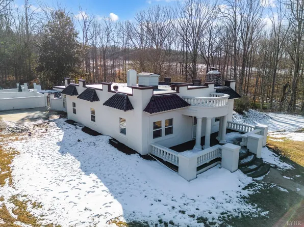 880 Riverbend Rd, Altavista, VA 24517