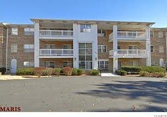 1st image of 920 Guelbreth Ln APT 302