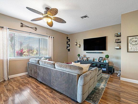 Home For Sale In Plum Harbor