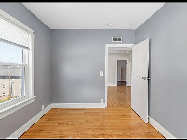1690 N Main St #3 — Photo 8