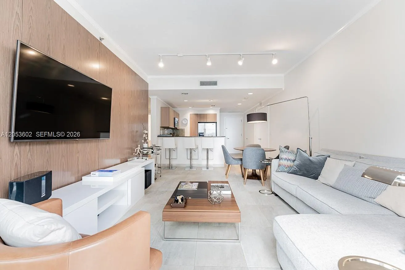 1060 Brickell Condo — Photo 2