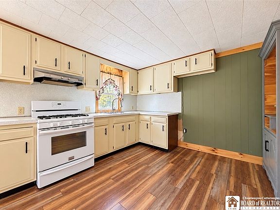 3rd image of 5195 Spooner Rd