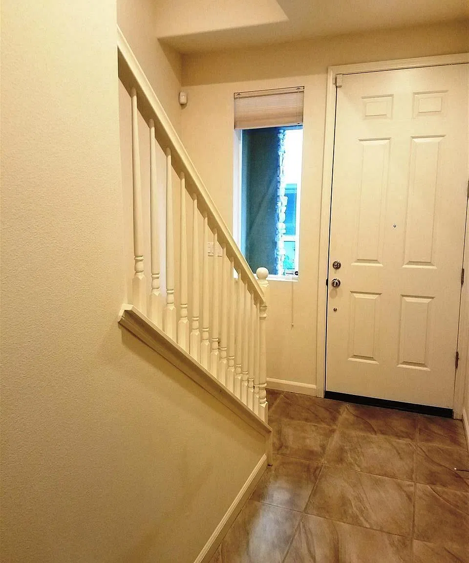 3 bed, 3.5 bath, 1788 sqft, $4,850 — Photo 3