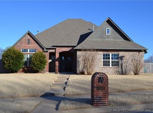 3506 S Walnut Creek Pl, Sand Springs, OK 74063